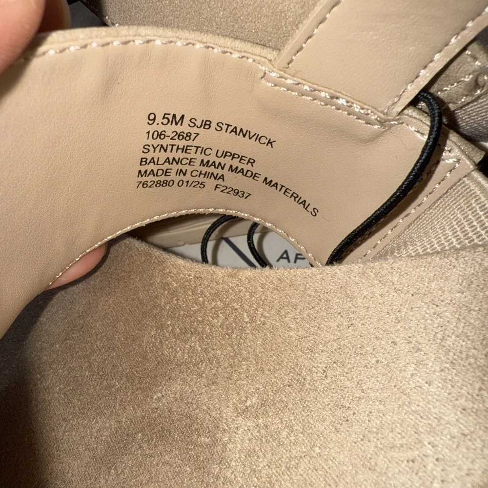 St. John's Bay Womens Sz 9.5 M Stanvick Slingback Flat Sandals Beige Memory Foam